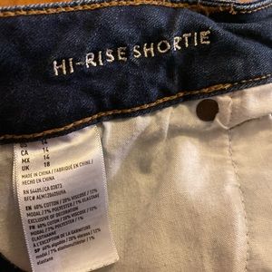 American Eagle Hi-Rise shortie